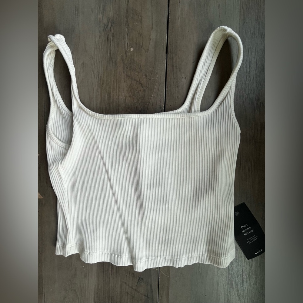 NA-KD- Sqaured Neck Singlet